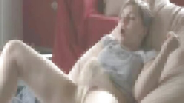 smallboobed 블론디 고 그 찢어 남 빌어 먹 에 이 소파