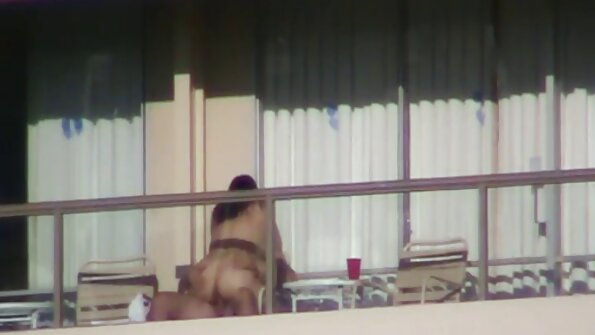 레이첼 스타 구부리 상 고 그 못을 섹시한중년여성 서 뒤에
